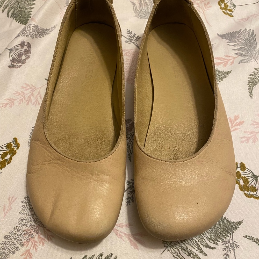 Angles Nomia Women's Beige Flats 41